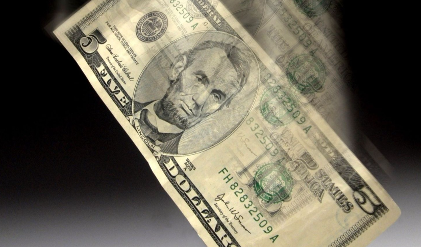 من أوكرانيا إلى إيران ..  هل تغيرت قواعد هيمنة الدولار؟