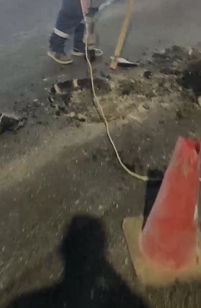 بعد ساعة من تزفيته ..  حفر شارع في حي معصوم بالزرقاء يثير استياء الأهالي