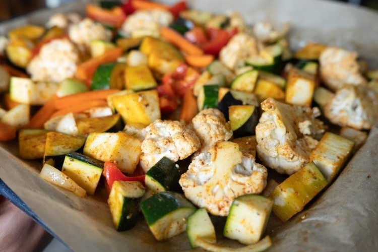 خضار مشكلة بالصوص في الفرن