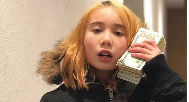 ليل تاي: والدي زيّف خبر موتي وضربني