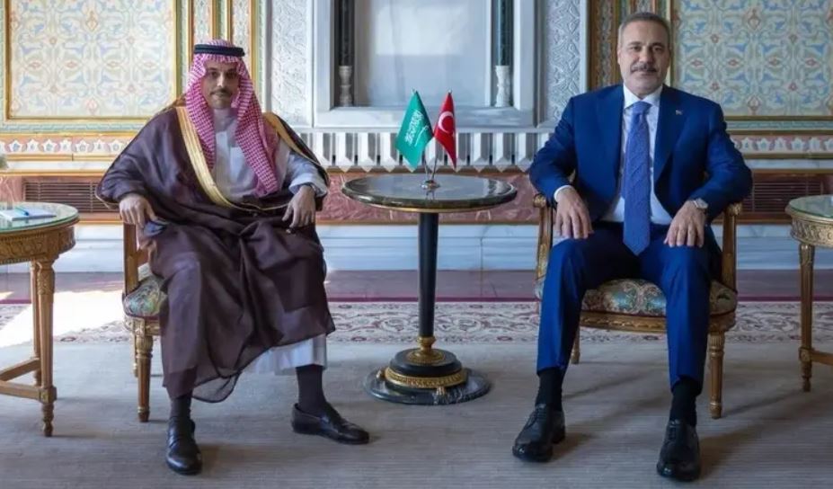 السعودية وتركيا تبحثان أوضاع المنطقة وسبل مواجهة التحديات الراهنة