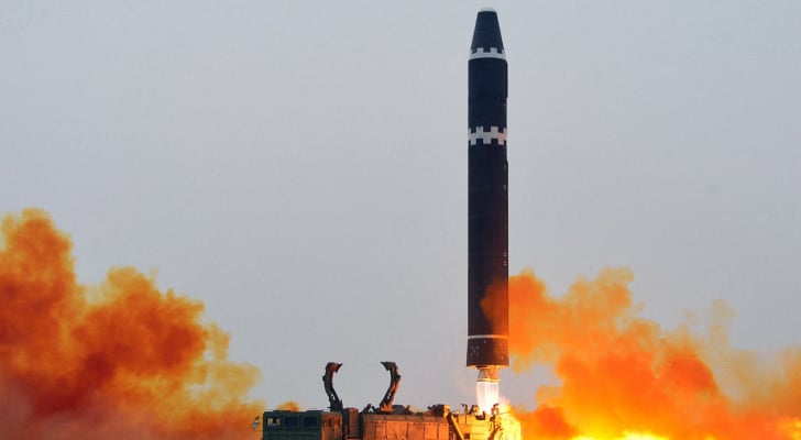 واشنطن تدين إطلاق كوريا الشمالية لصاروخ فضائي وتحذر من تصاعد التوترات