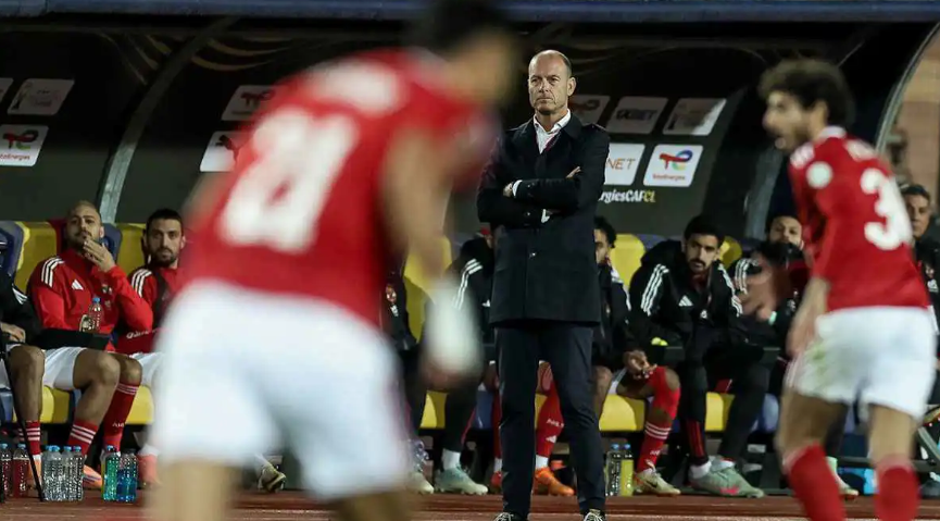 ليس الملايين فقط ..  لماذا يرفض توروب القفز من سفينة الأهلي الغارقة؟ 