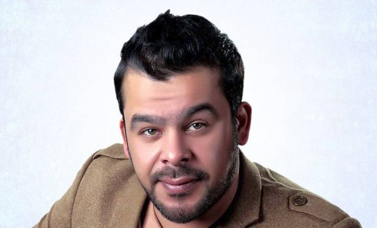 ما هي حكاية الفنان الاردني منذر رياحنة مع أربع روسيات؟