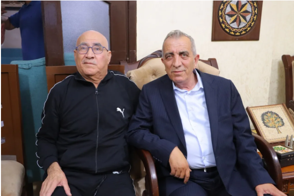 وزير الثقافة يزور الشاعر حامد المبيضين ويطمئن على صحته