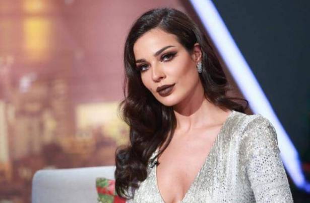 بالصور  .. شبيهة لنادين نسيب نجيم تظهر في السعودية هذه المرة ..  لن تصدقوا الشبه