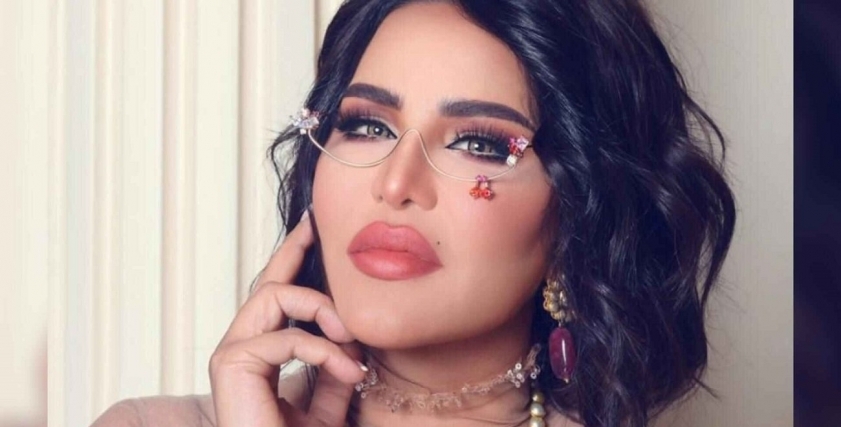 بالفيديو  ..  أحلام تحرج فرقتها الموسيقية على المسرح