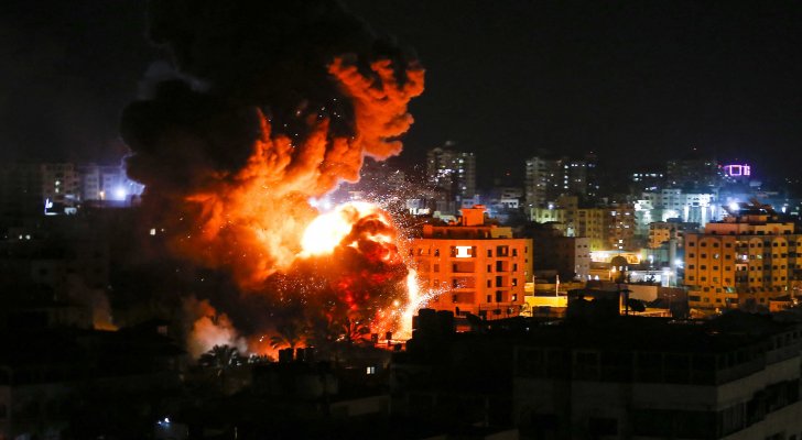 الاحتلال الاسرائيلي يقصف أهدافا في قطاع غزة