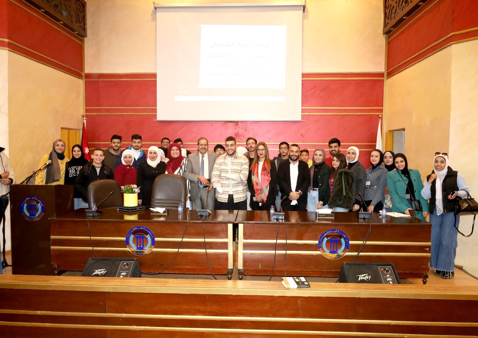 استضافة جامعة فيلادلفيا لفتى الزرقاء " صالح حمدان " نموذجًا للتفوق