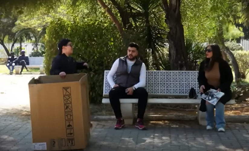 الكاميرا الخفيه: مقلب الصندوق الكرتوني