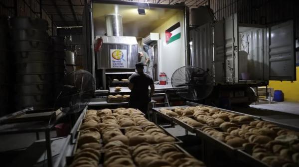 المخبز الأردني يكثف عمله وسط غزة