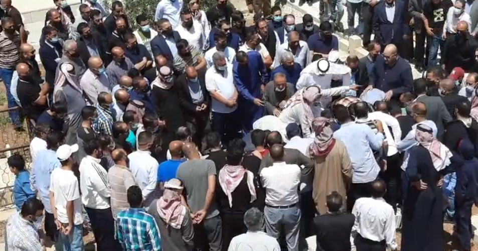 بالفيديو  ..  تشييع جثمان النائب الراحل "حازم المجالي" من مسقط رأسه بالكرك