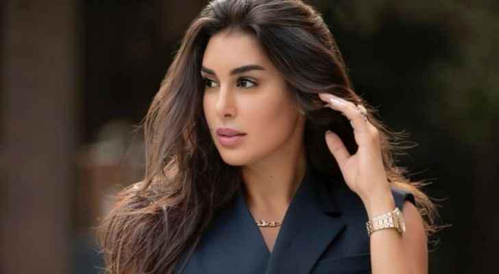 انتقاد لاذع لياسمين صبري بسبب ساعتها المرصعة بالماس