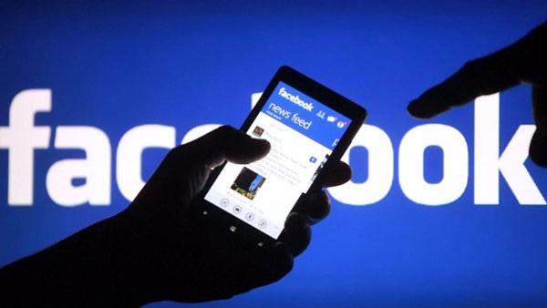 فيسبوك تعتزم الاستحواذ على «جيفي» وتدمجه مع «إنستجرام»