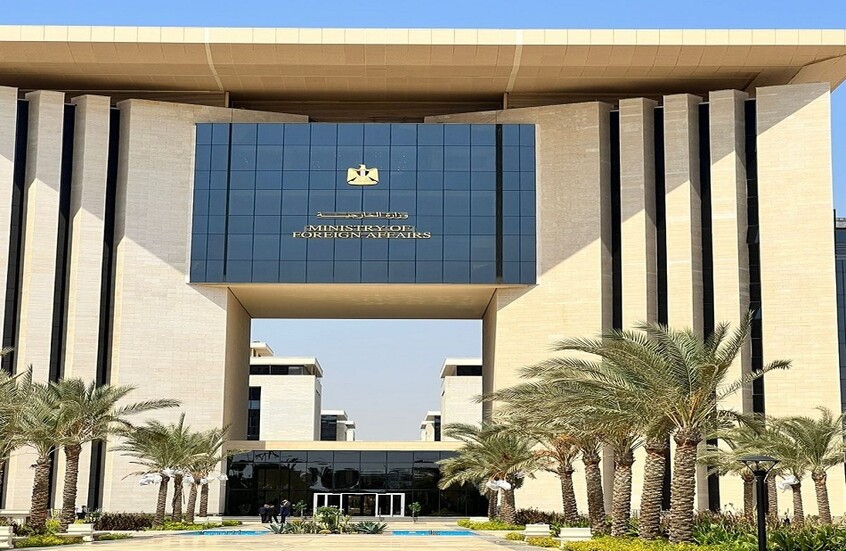 شائعة الرسوم تشعل غضب المصريين بالخارج ..  والخارجية المصرية تحسم الجدل