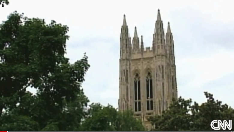 جامعة أمريكية تسمح لطلابها المسلمين برفع الأذان من أعلى برج كنيسة بالحرم الجامعي