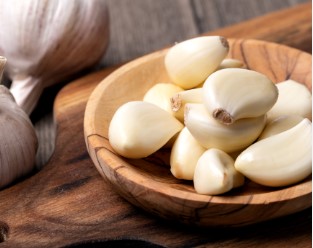 أضرار الافراط في تناول الثوم 