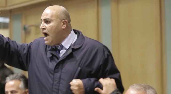 بالفيديو  .. الحباشنة يصف الرزاز ب"راعي الفساد" و الطراونة يشطبها من محضر الجلسة 