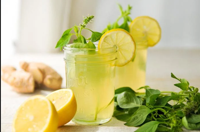 3 مشروبات يمكن إضافة الليمون لها