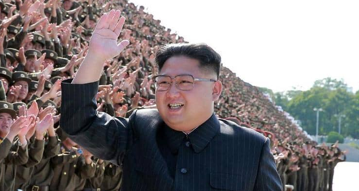 بعد غضبه ..  زعيم كوريا الشمالية يصف قدرات طياريه بـ"قوة لا تقهر" 