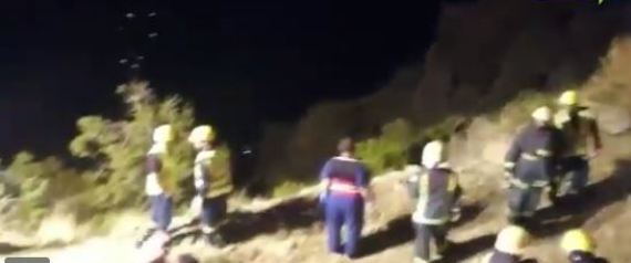 أول فيديو لمكان سقوط طائرة الأمير بن مقرن ووفاته مع مسؤولين آخرين ..  والدفاع المدني ينتشل الجثث