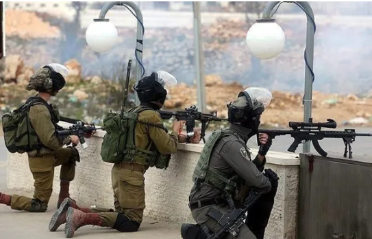 إصابة فلسطيني برصاص جيش الاحتلال شرقي مخيم البريج