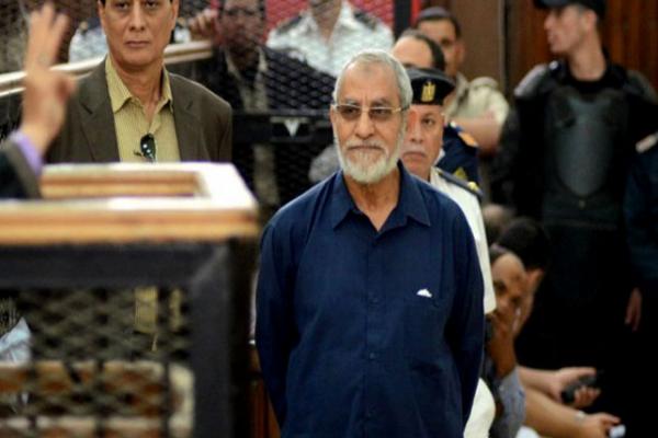 مصر:المؤبد لمرشد الإخوان و4 من قيادات الجماعة