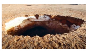 حفرة بعمق 60 متراً تظهر فجأة في المغرب