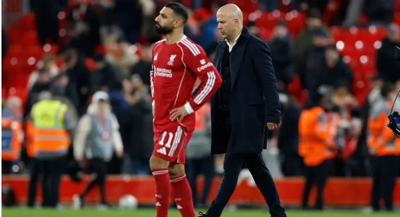 جيرارد يخالف الأساطير: صلاح وحده القادر على انتشال ليفربول