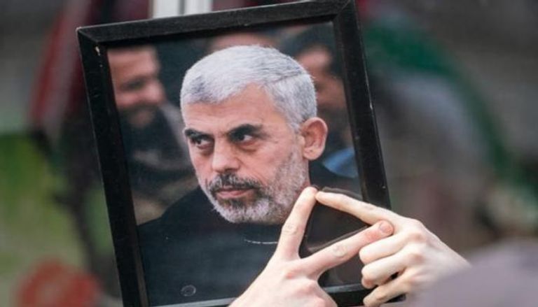 رموز ورسم تخطيطي ..  "إسرائيل" تنشر «ورقة عثر عليها في جيب» السنوار