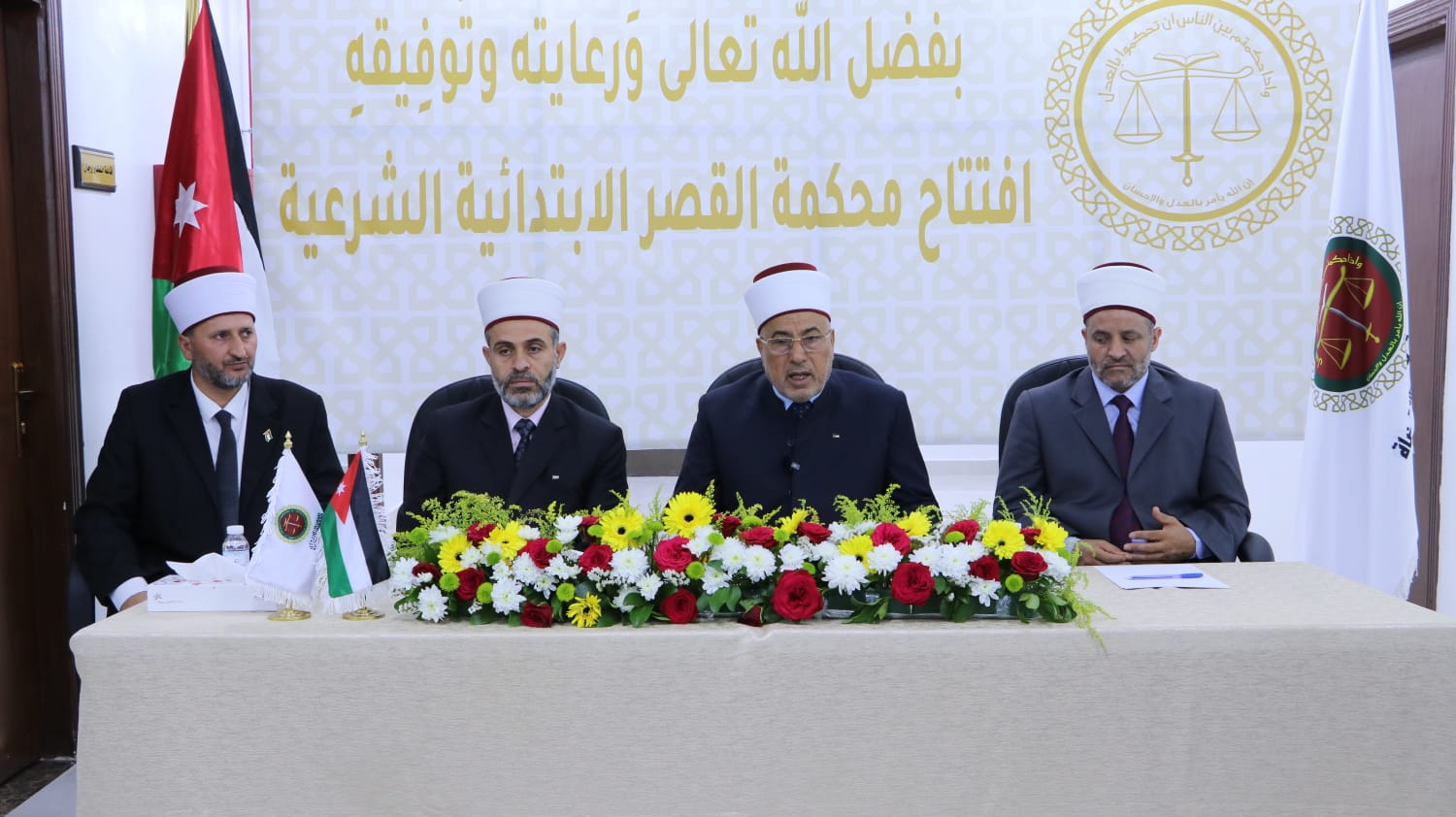 قاضي القضاة يفتتح المبنى الجديد لمحكمة القصر الابتدائية الشرعية ويتفقد مشروع قصر العدل الشرعي في محافظة الكرك 