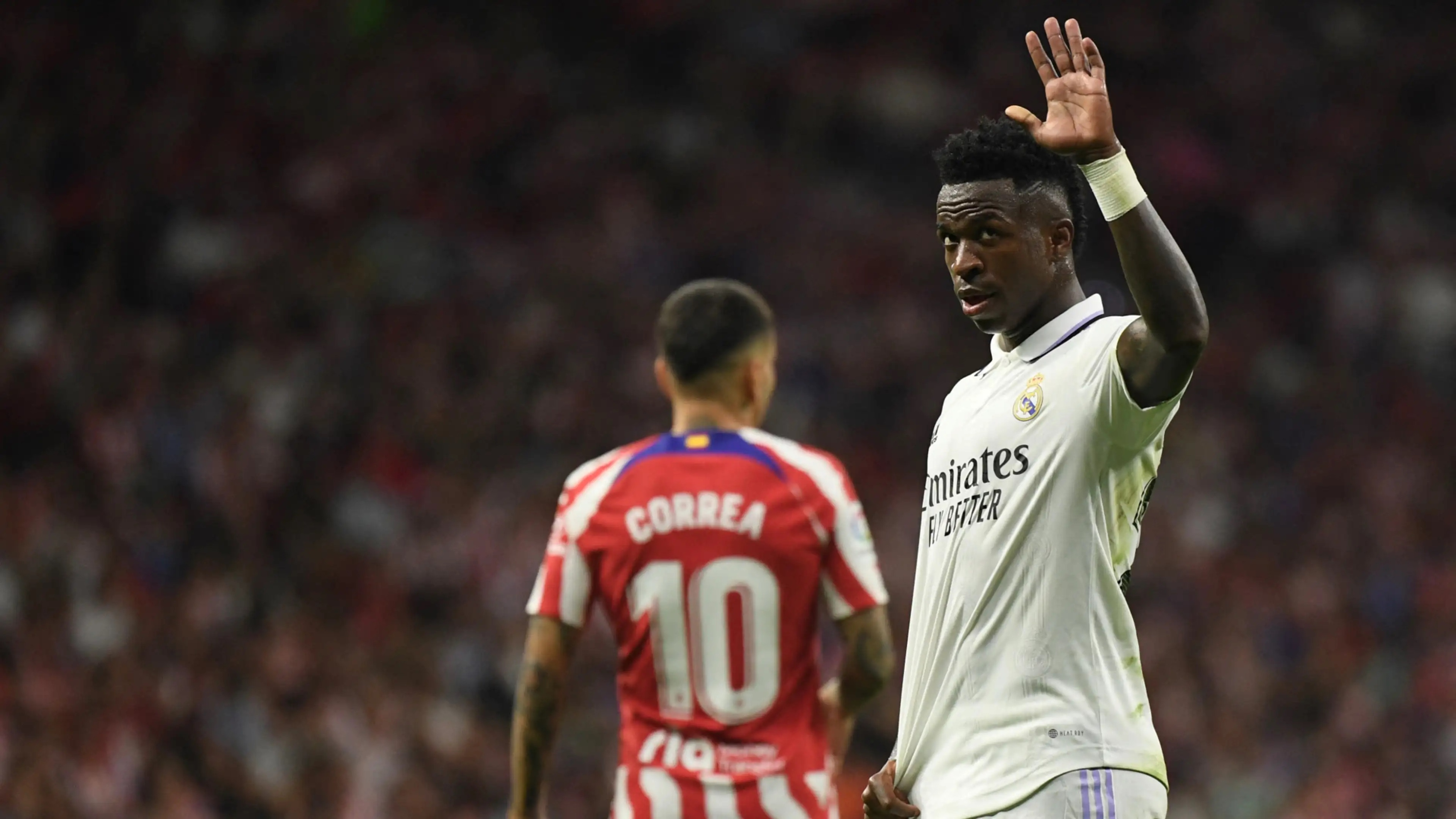 هدد طفلة بالقتل ..  اعتقال مشجع لأتلتيكو مدريد بسبب قميص فينيسيوس
