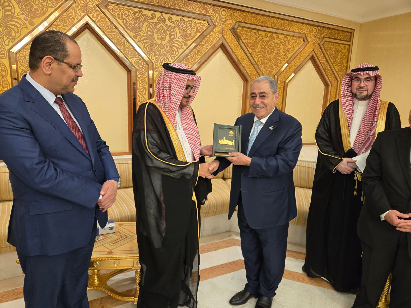 وفد من رؤساء اللجان في مجلس الأعيان الأردني يلتقي أعضاء مجلس الشورى بالرياض