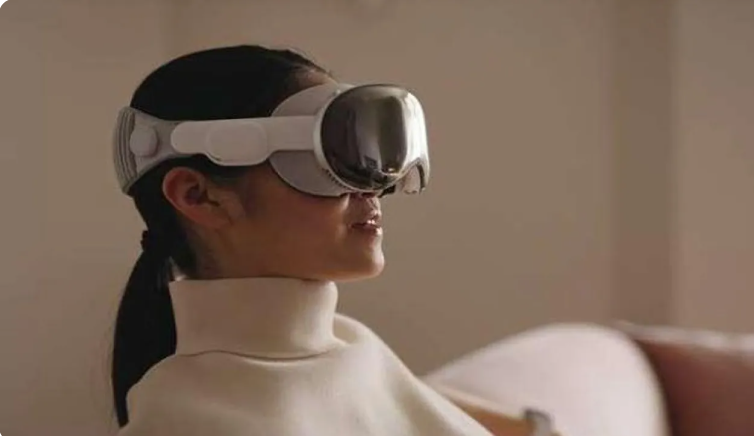 يوتيوب يدعم نظارة Apple Vision Pro ويفتح عصر المشاهدة الغامرة