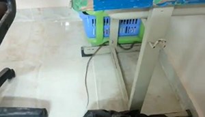 ثعبان في غرفة صفية يثير رعب وصراخ معلمات ثانوية بالسعودية (فيديو)