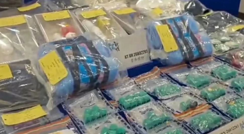 استبدلوا 30 كيلو ذهب بمنعم أقمشة وشرطة هونغ كونغ تفك لغز السرقة