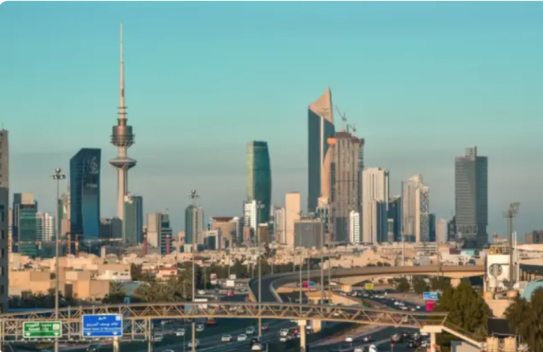 الكويت تعتزم اقتراض نحو 6 مليارات دينار لتنفيذ مشروعات تنموية