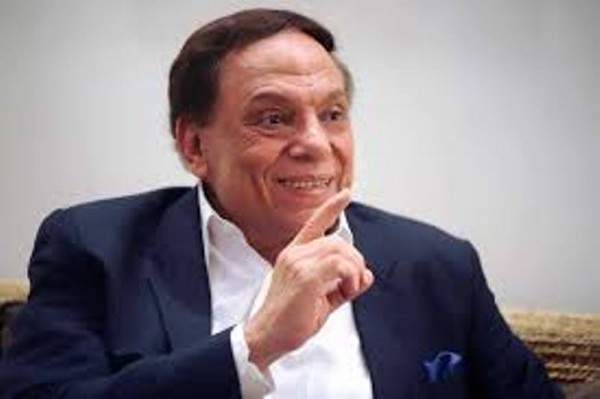رامي عادل إمام يردّ على شائعة وفاة والده