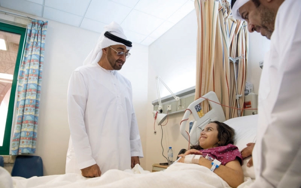 بالصور ..  الشيخ محمد بن زايد يزور ابناء الاردنية التي قتلت طعناً على يد باكستاني في "الفُجيرة" 