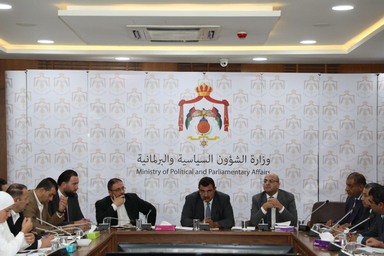 الوزير الخريشة: 97% نسبة الإجابة على أدوات الرقابة البرلمانية