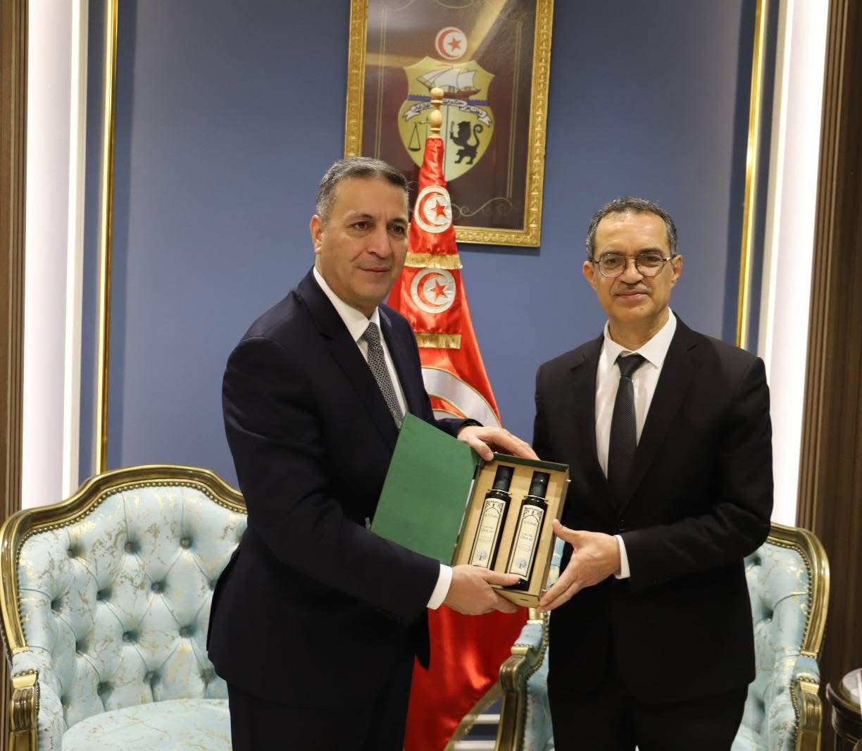 وزير الفلاحة والموارد المائية التونسي يبحث مع السفير الأردني تعزيز علاقات التعاون الثنائي 