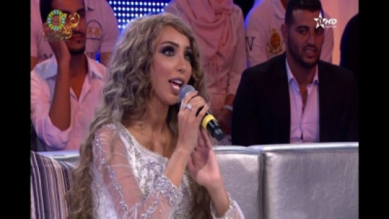 بالصورة  .. دُنيا بطمة تُشبه مهاجميها بالكلاب