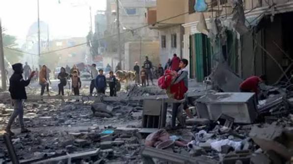 ثلاثة شهداء إثر استهداف مسيرة إسرائيلية مواطنين شمال قطاع غزة