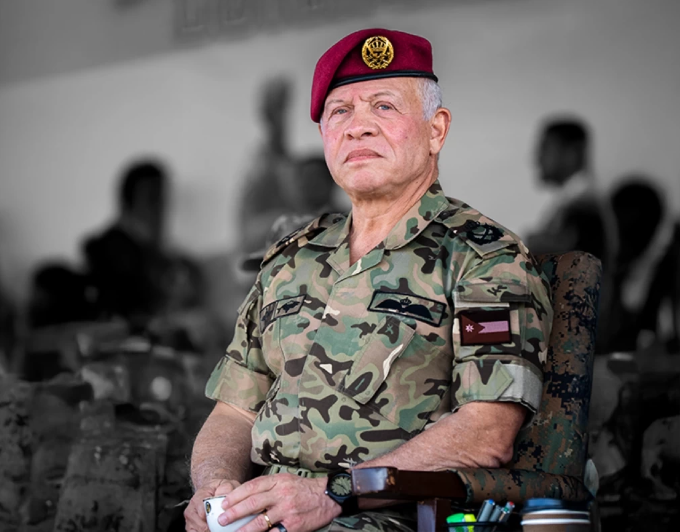 64 عاماً ..  محطات وجهتها الوطن