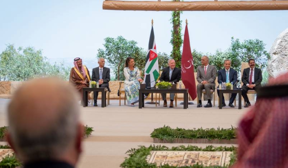 الملك ينعم بميدالية اليوبيل الفضي على شخصيات ومؤسسات في مأدبا - أسماء