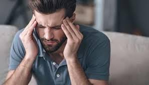 صداع أول أيام رمضان ..  أسباب خفية ونصائح طبية لصيام مريح