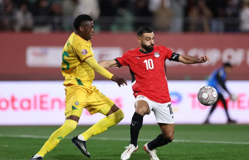 صلاح يكتب التاريخ ..  أول مصري يسجل في 5 كؤوس إفريقية