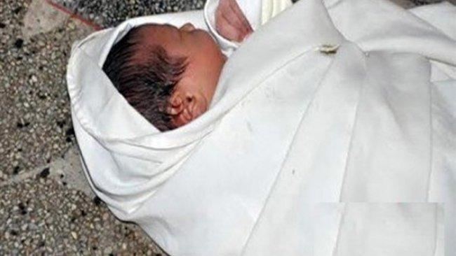 العثور على طفلة لقيطة ملقاه أسفل مركبة بحي الزغاتيت