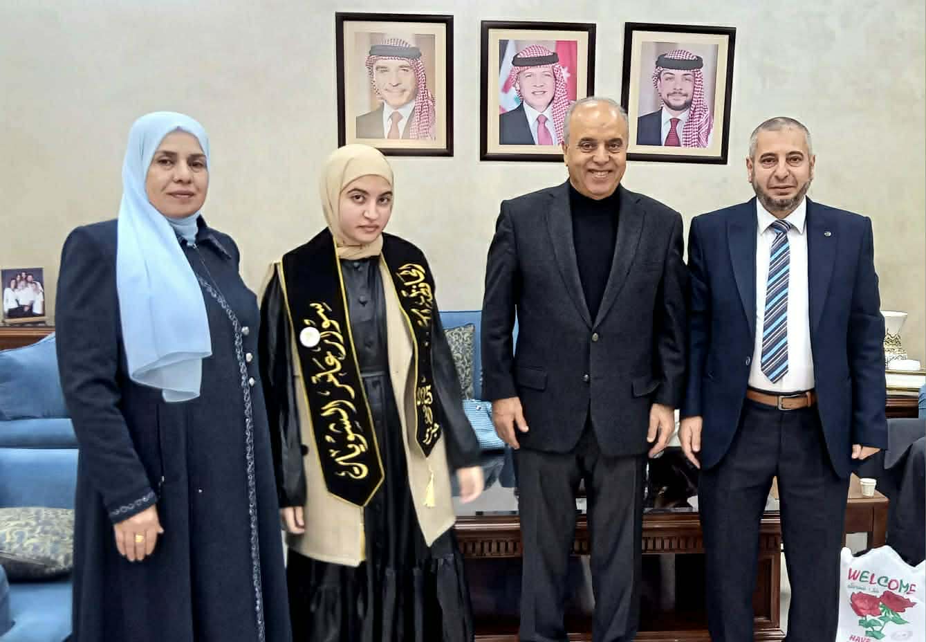 وزير التربية والتعليم يكرّم كوكبة من حفظة كتاب الله في عجلون