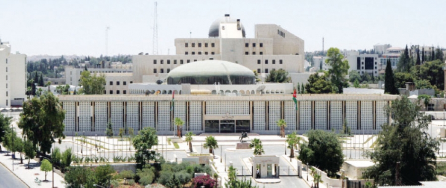 الأحزاب: شخصيات تسارع لتشكيل “جديد” وأخرى تلملم الأوراق